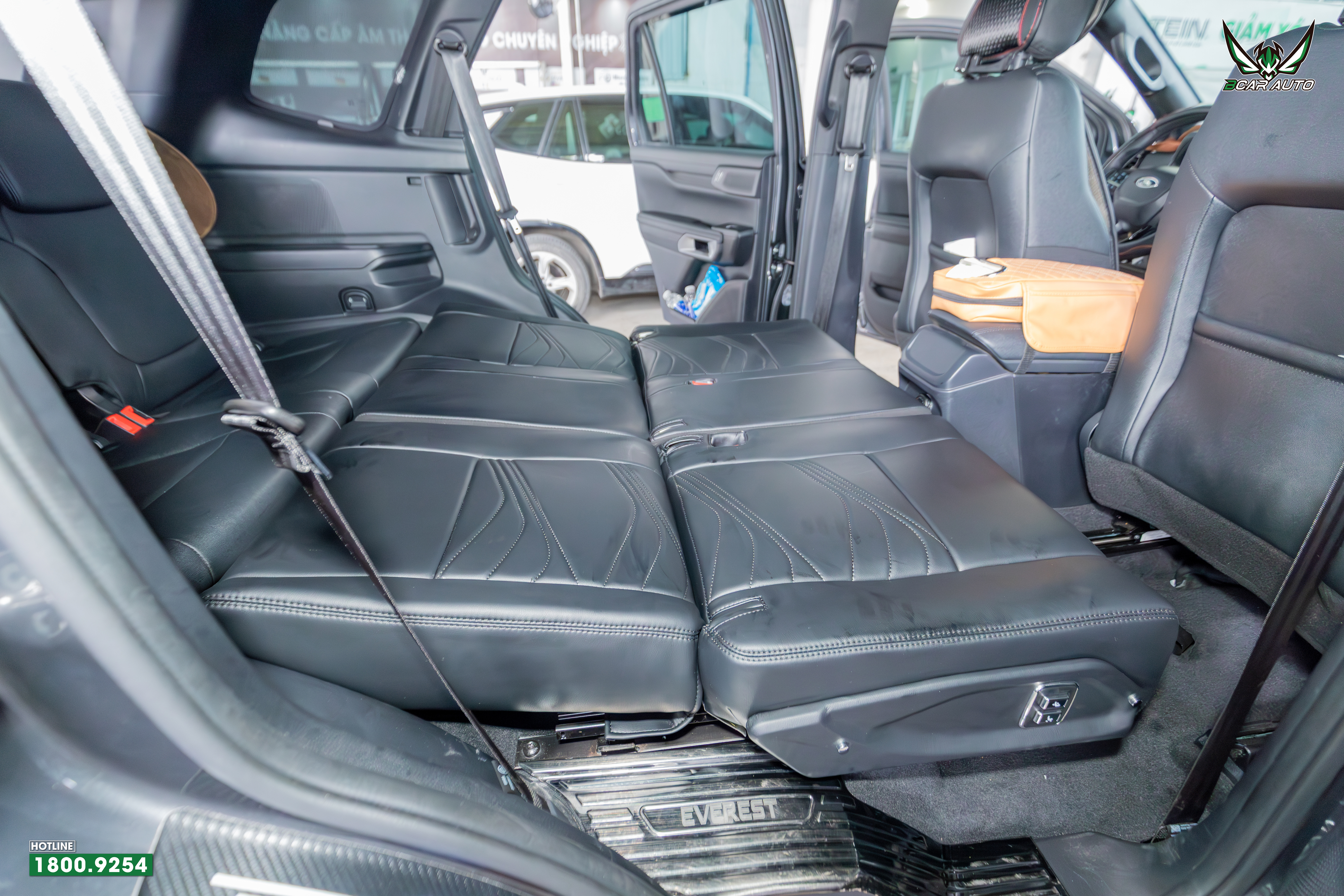 ghế băng 2 Ford Everest ngả thành giường