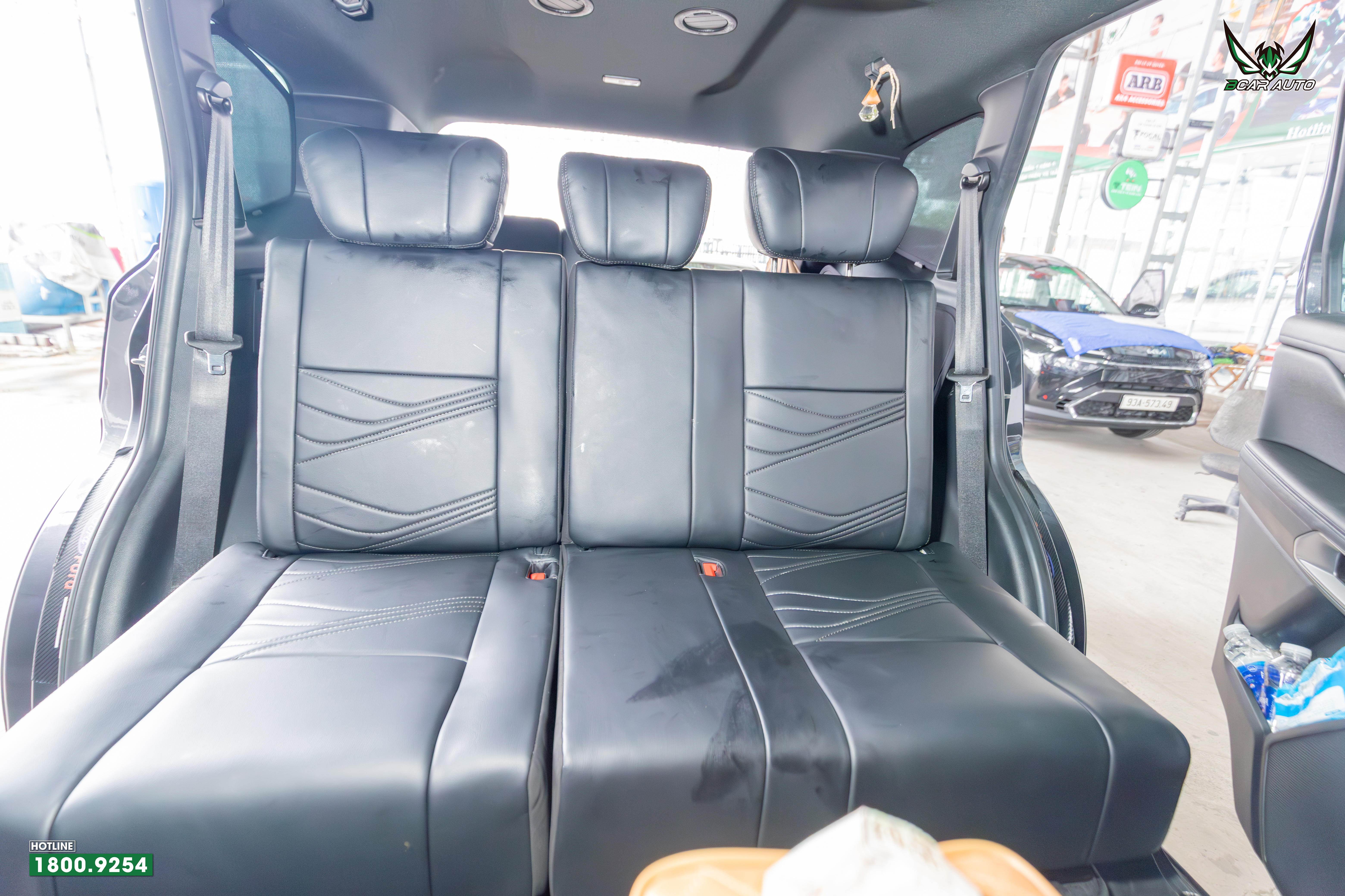 hàng ghế Ford Everest sau khi nâng cấp băng 2 ngả thành giường